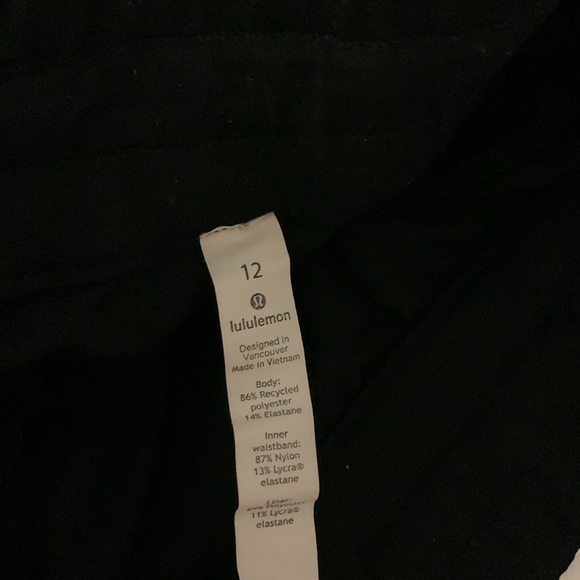 Lulu lemon workout shorts - Picture 3 of 3